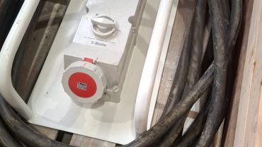 Shaft switch 400 V